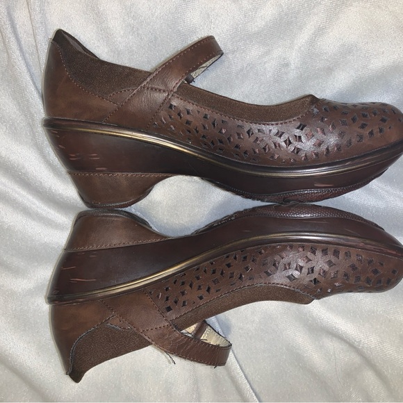 JBU Jambi Brown alicante Mary Jane laser cut Heels size 8.5 double layer vegan - Picture 6 of 8